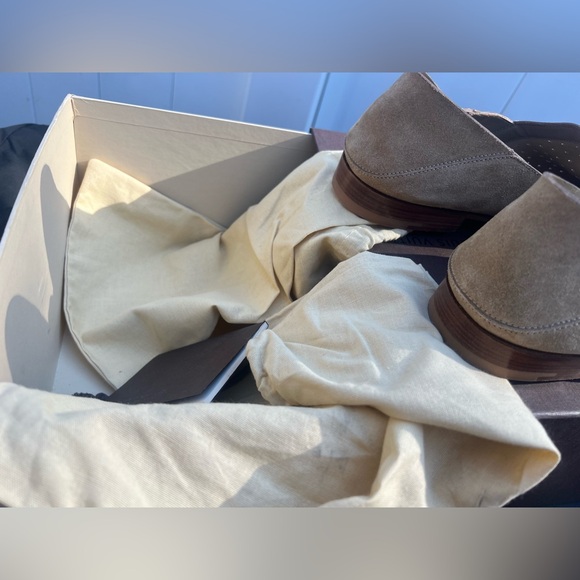 Louis Vuitton Loafer - Picture 2 of 6